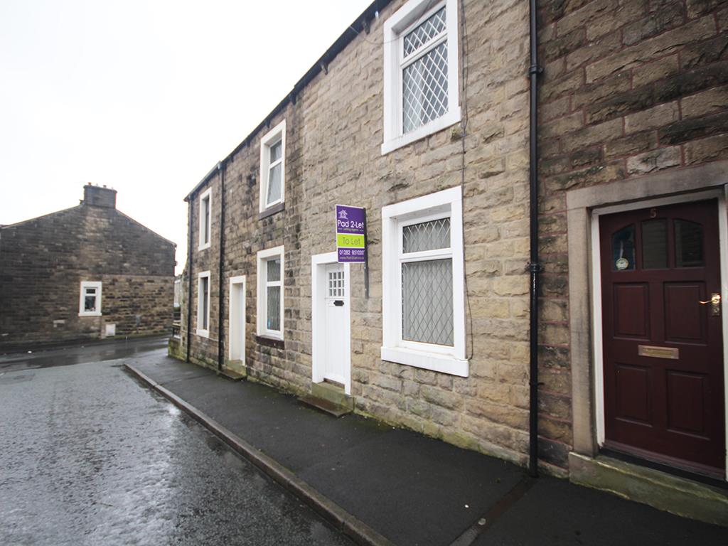 2 bedroom mid terrace house To Let in Barnoldswick - IMG_5514.jpg
